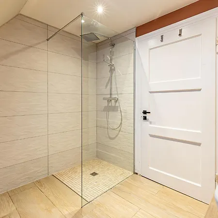 Löwenherz Apartment *